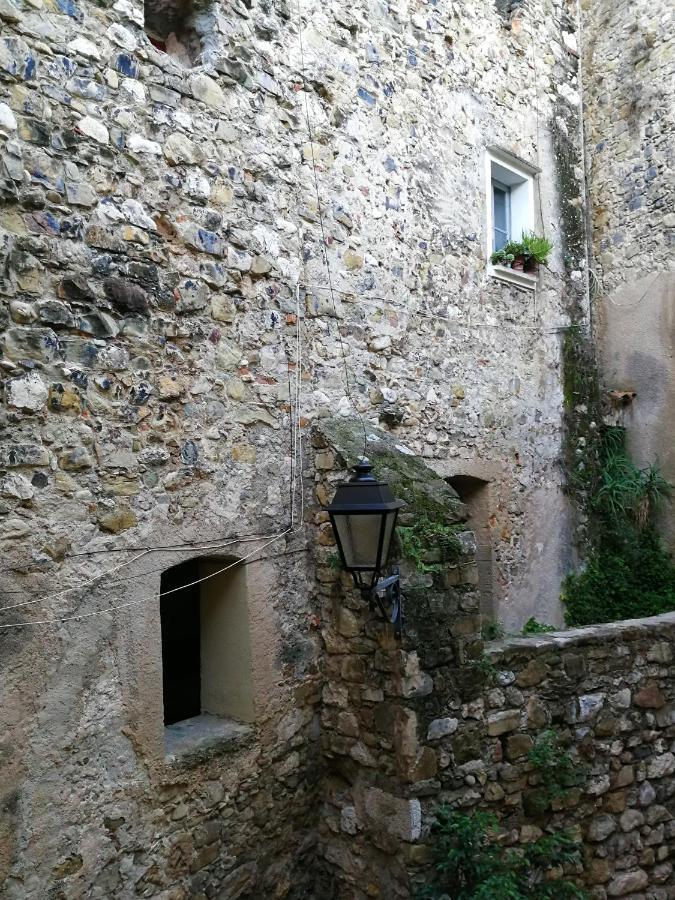 Maison De Ville Typique Mentonnaise Екстериор снимка